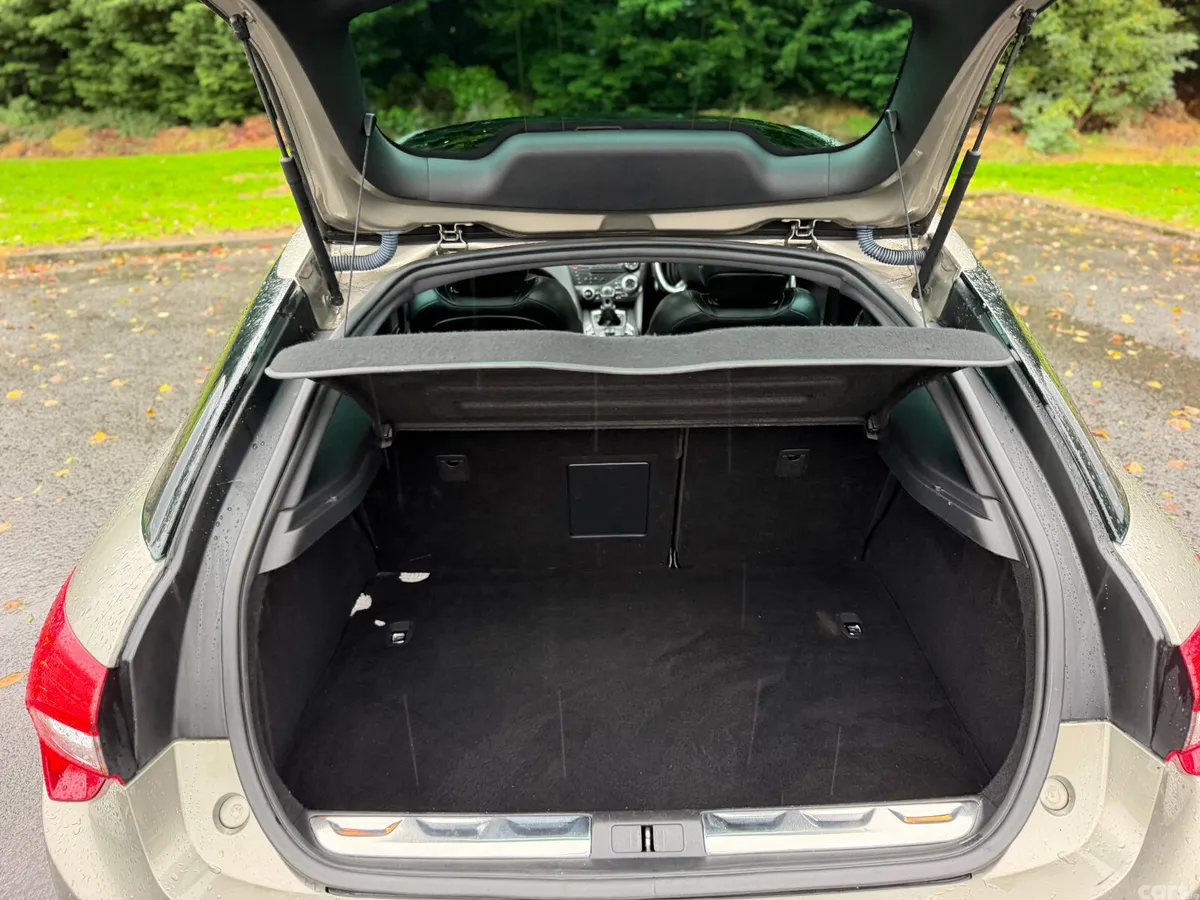 Citroen DS 5 Hatchback, Diesel, 2013, Grey