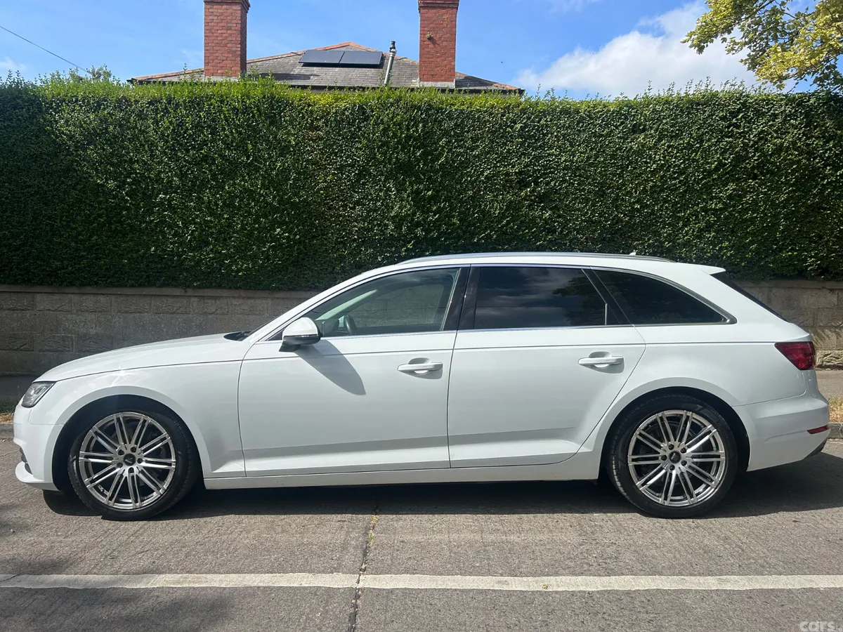 Audi A4 Estate, Petrol, 2017, White