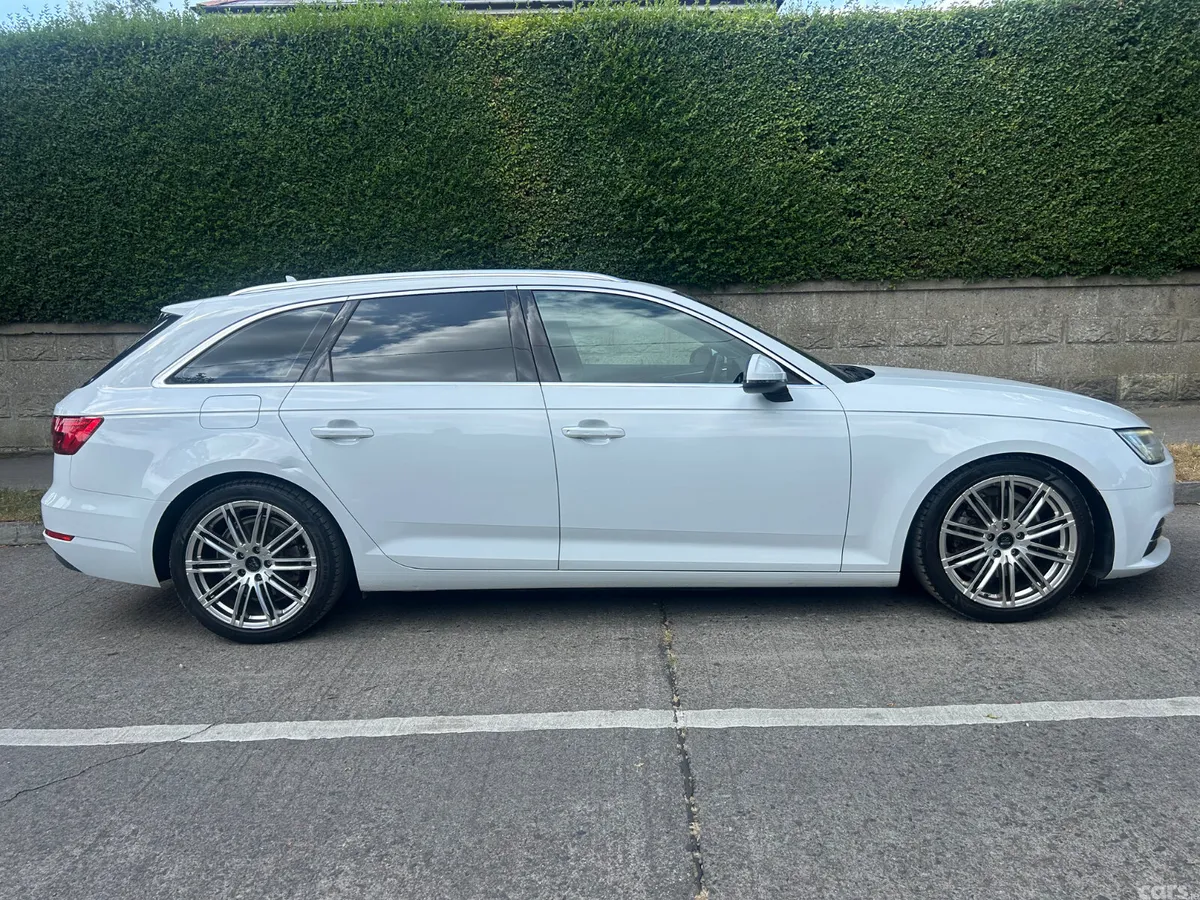 Audi A4 Estate, Petrol, 2017, White
