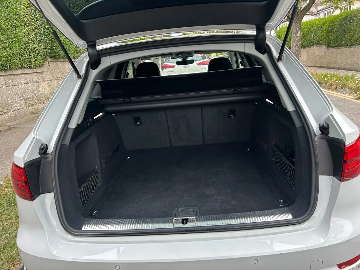 Audi A4 Estate, Petrol, 2017, White