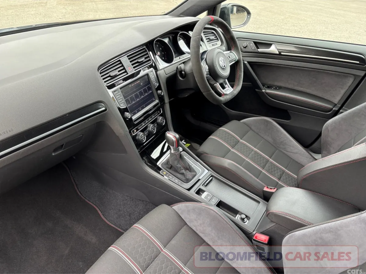 Volkswagen Golf Hatchback, Petrol, 2016, Black