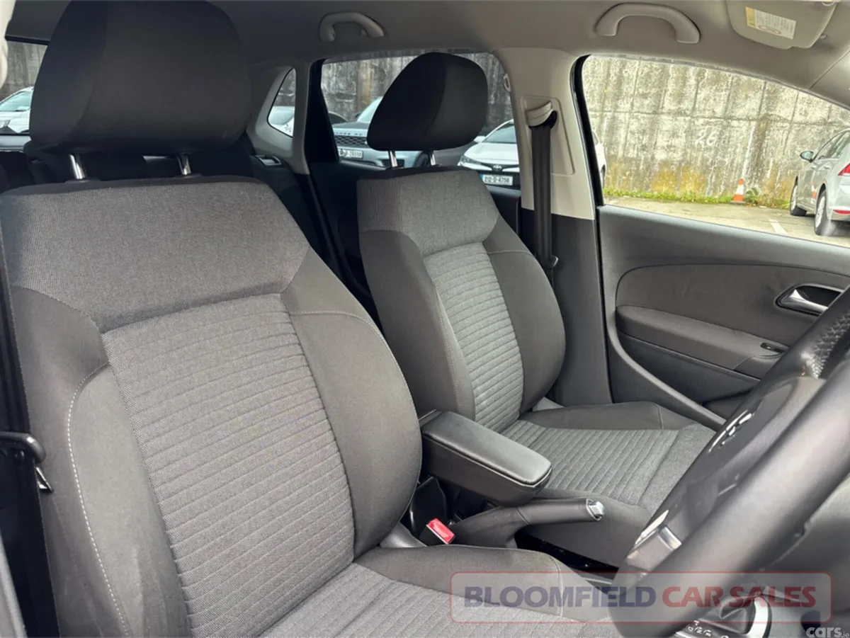 Volkswagen Polo Hatchback, Petrol, 2014, Black