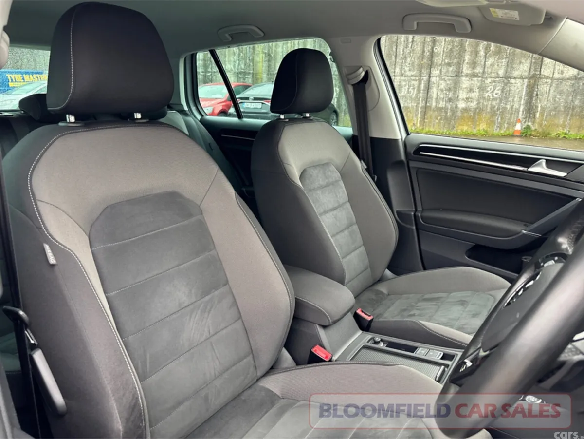 Volkswagen Golf Hatchback, Petrol, 2017, Grey