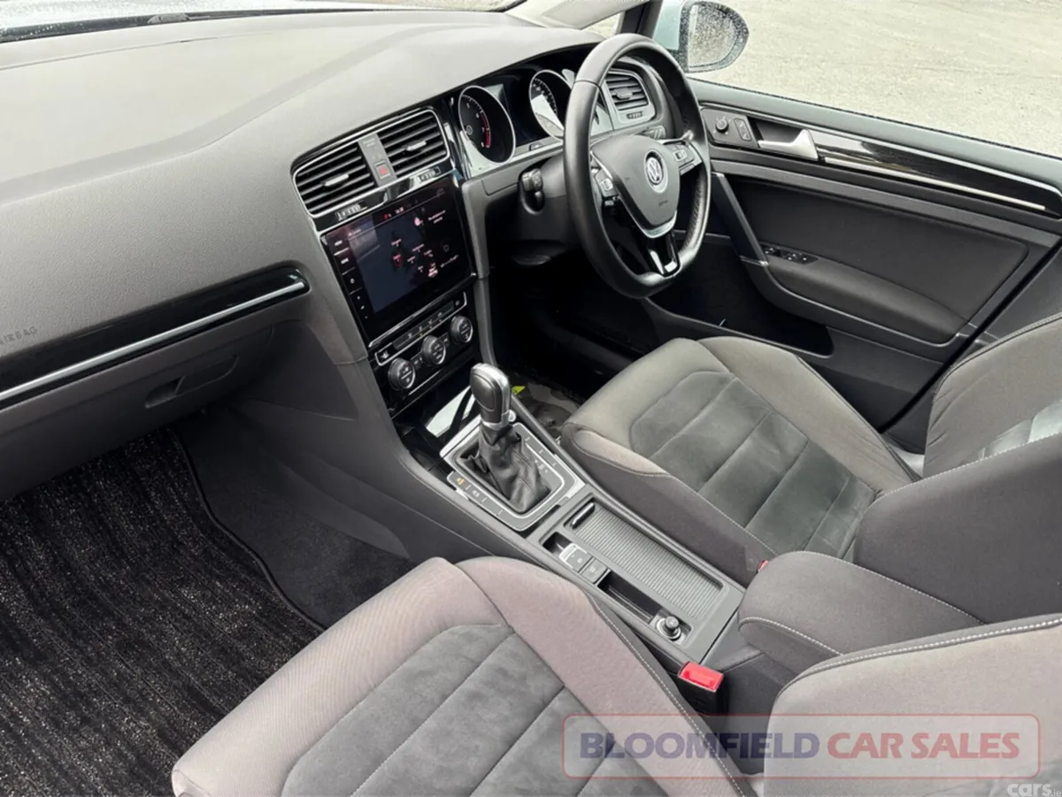 Volkswagen Golf Hatchback, Petrol, 2017, Grey