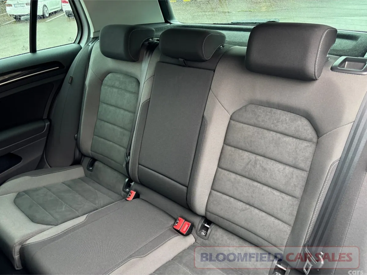 Volkswagen Golf Hatchback, Petrol, 2017, Grey
