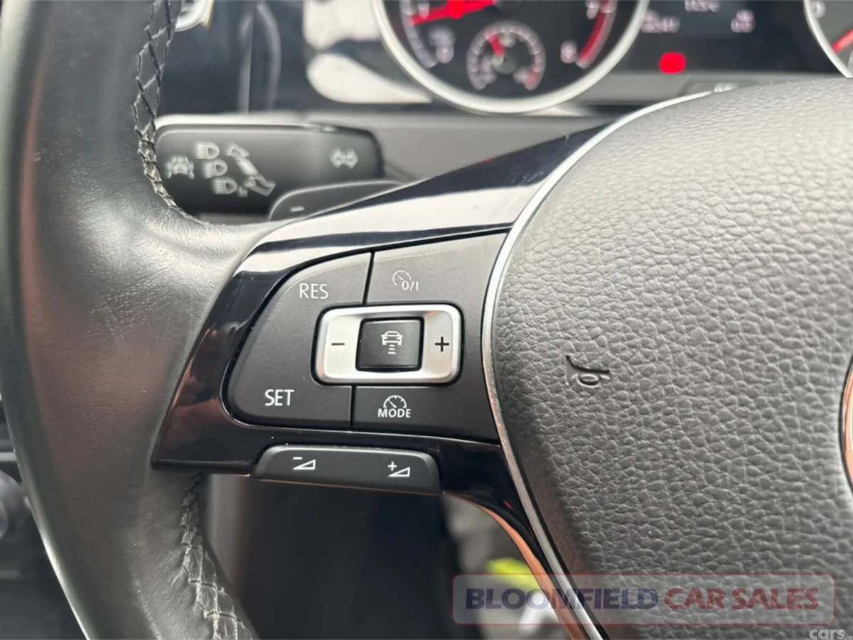 Volkswagen Golf Hatchback, Petrol, 2017, Grey