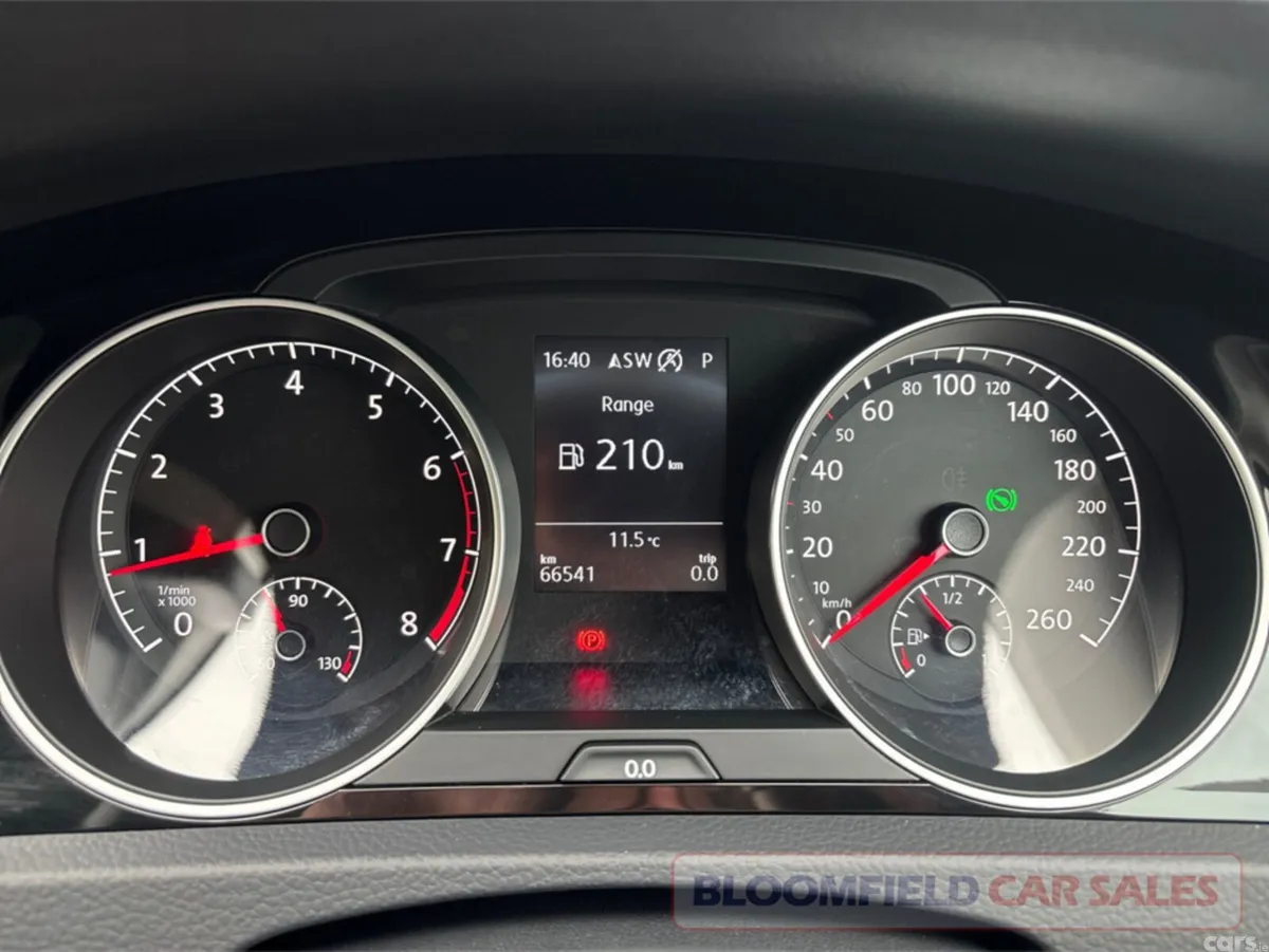 Volkswagen Golf Hatchback, Petrol, 2017, Grey