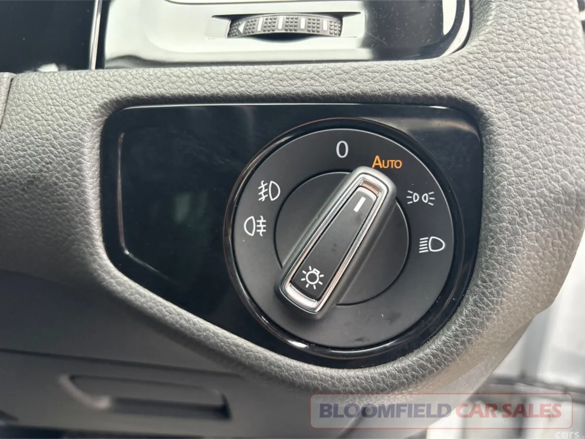 Volkswagen Golf Hatchback, Petrol, 2017, Grey
