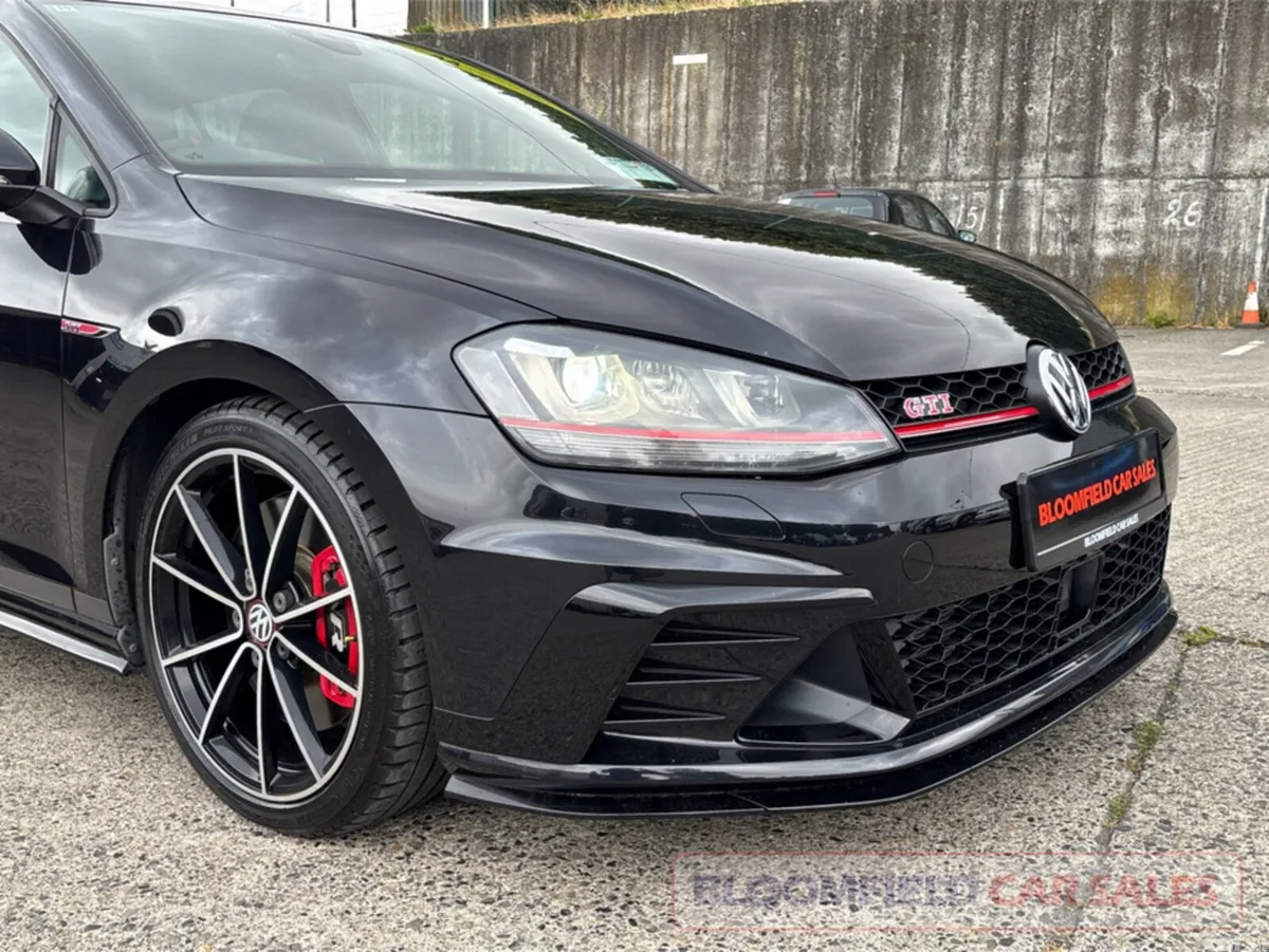 Volkswagen Golf Hatchback, Petrol, 2016, Black