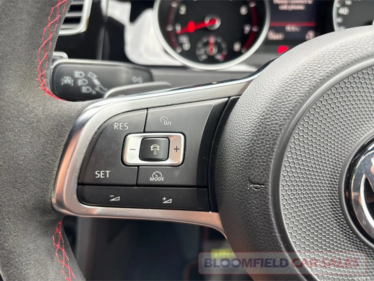 Volkswagen Golf Hatchback, Petrol, 2016, Black