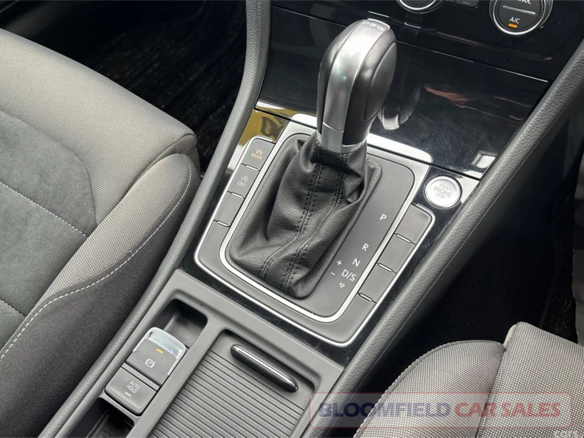 Volkswagen Golf Hatchback, Petrol, 2017, Grey