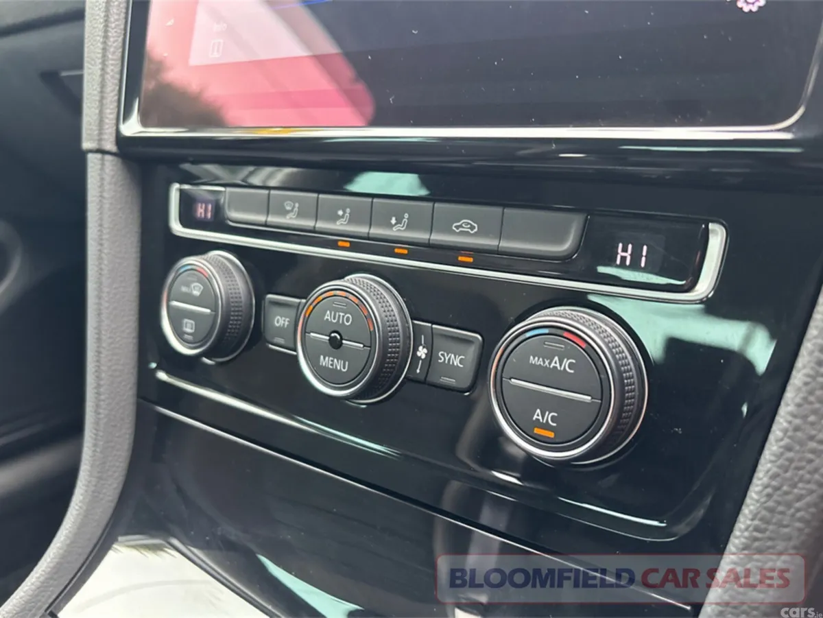 Volkswagen Golf Hatchback, Petrol, 2017, Grey