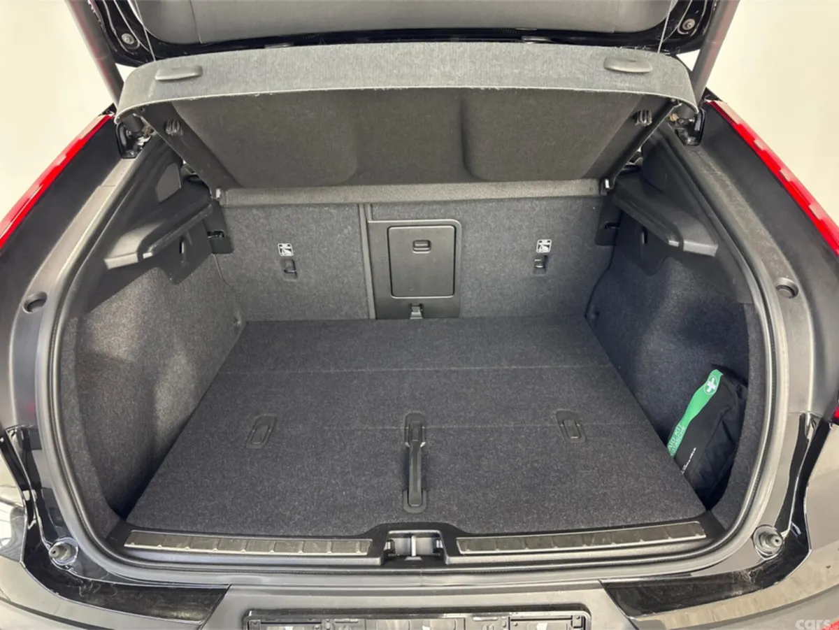 Volvo C40 Hatchback, Electric, 2023, Black