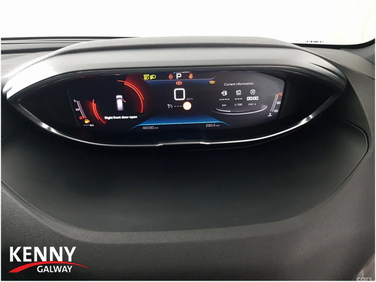 Peugeot 5008 MPV, Diesel, 2025, Grey