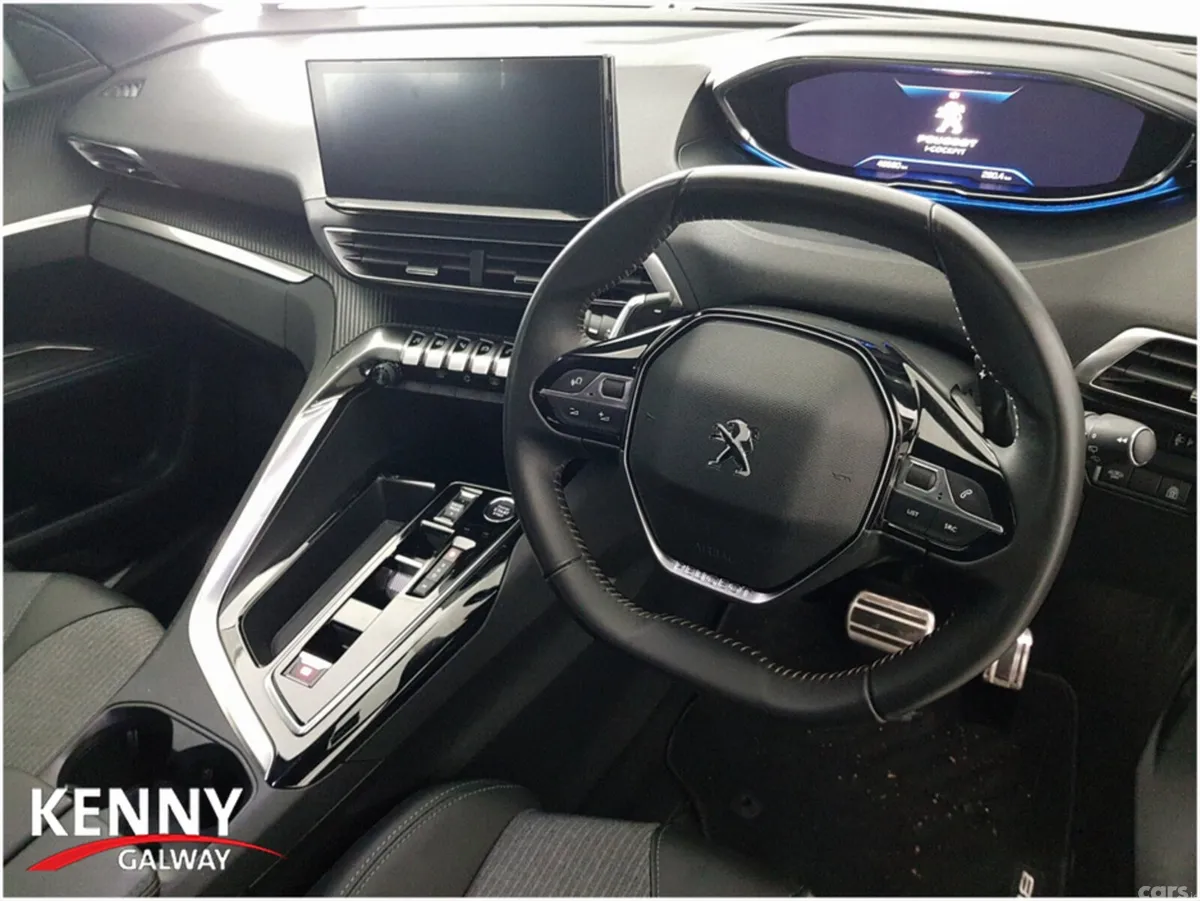 Peugeot 5008 MPV, Diesel, 2025, Grey