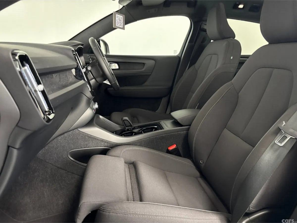 Volvo C40 Hatchback, Electric, 2023, Black
