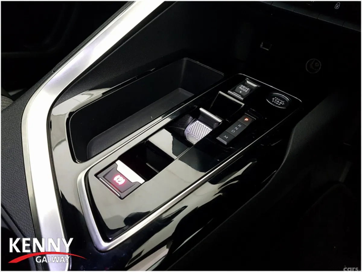 Peugeot 5008 MPV, Diesel, 2025, Grey