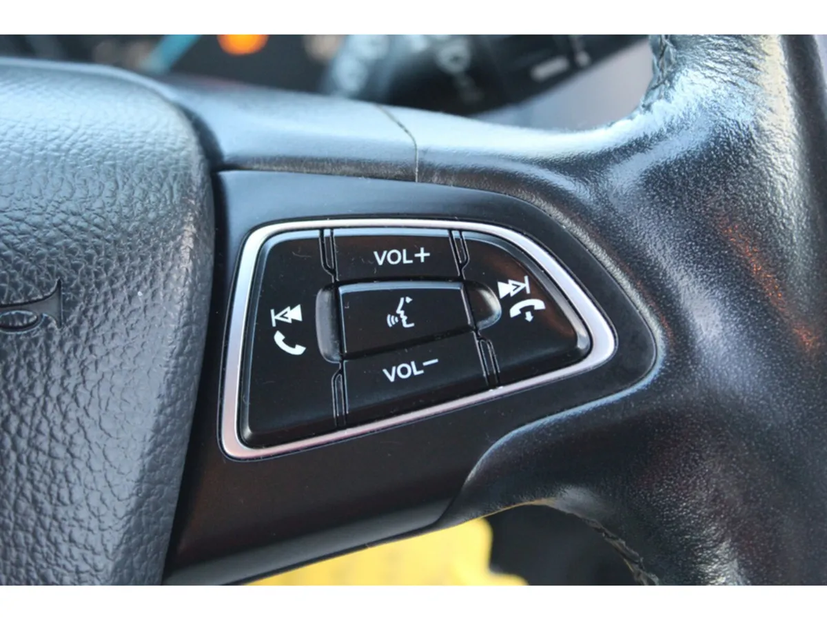 Ford Focus Hatchback, Petrol, 2015, Silver