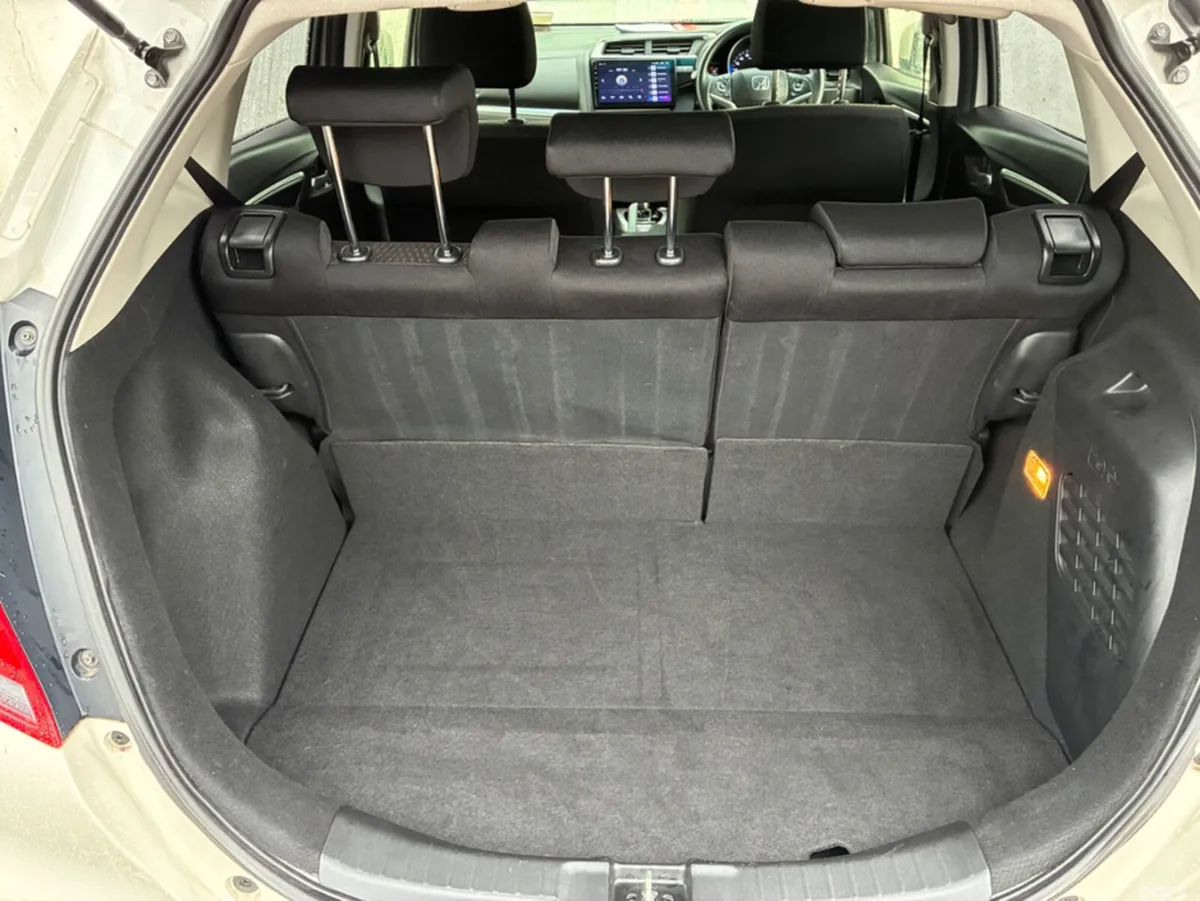 Honda Fit Hatchback, Petrol Hybrid, 2018, White