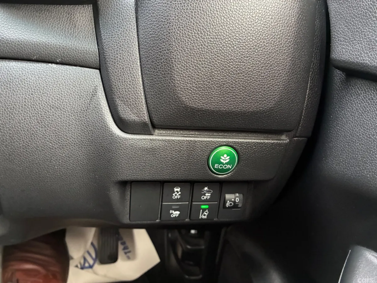 Honda Fit Hatchback, Petrol Hybrid, 2018, White