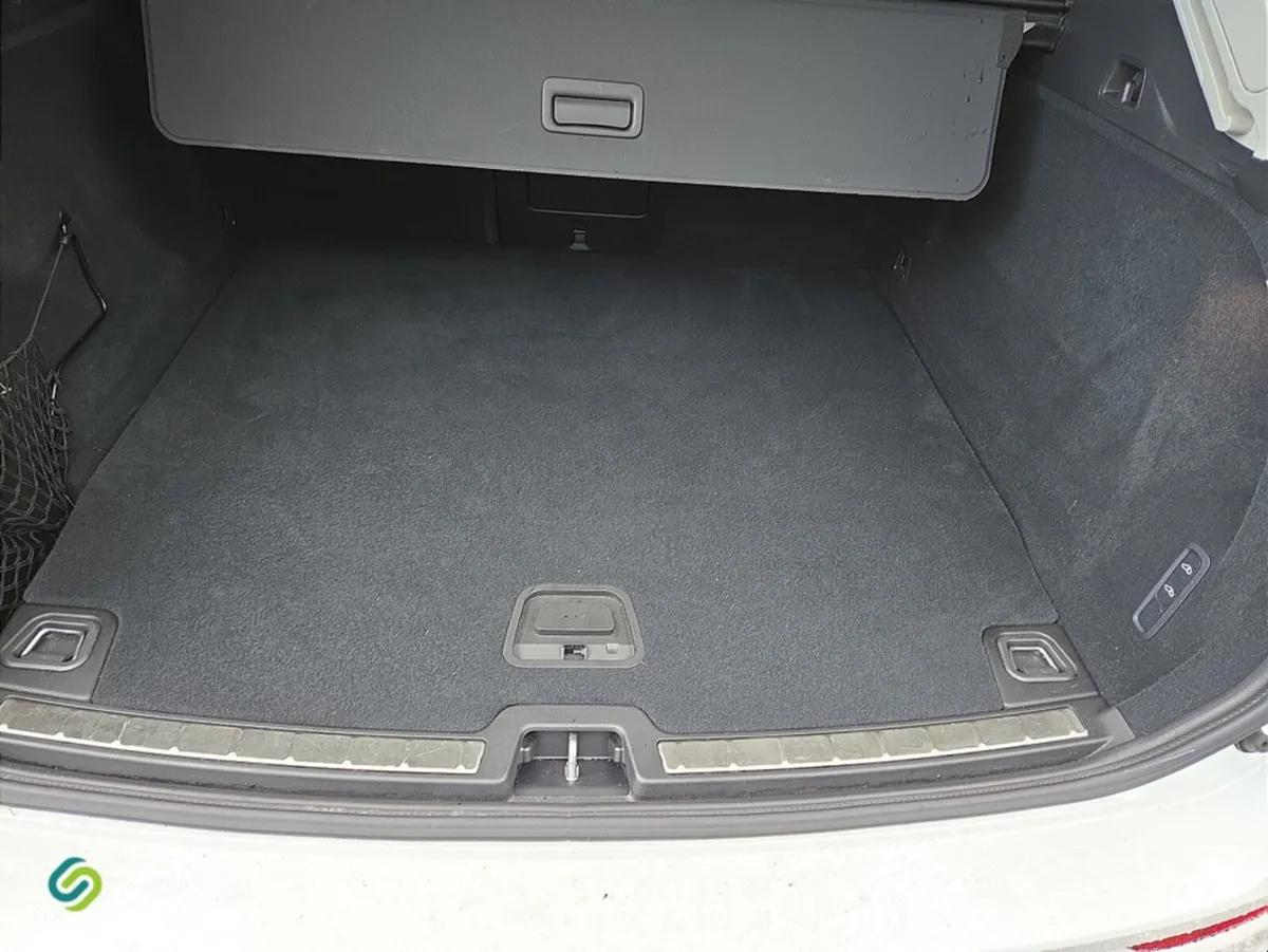 Volvo XC60 SUV, Petrol Plug-in Hybrid, 2024, White