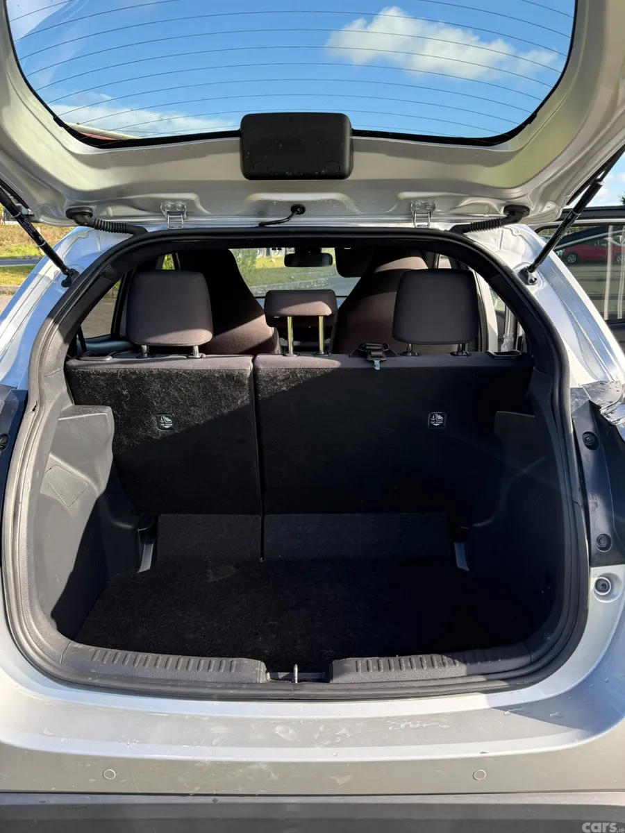 Toyota Yaris Hatchback, Petrol Hybrid, 2021, Silver