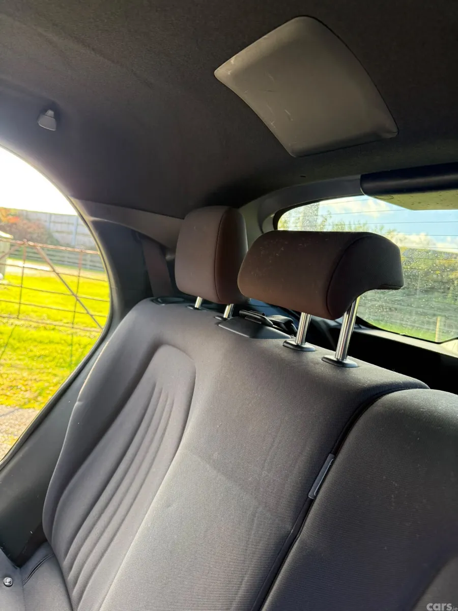 Toyota Yaris Hatchback, Petrol Hybrid, 2021, Silver