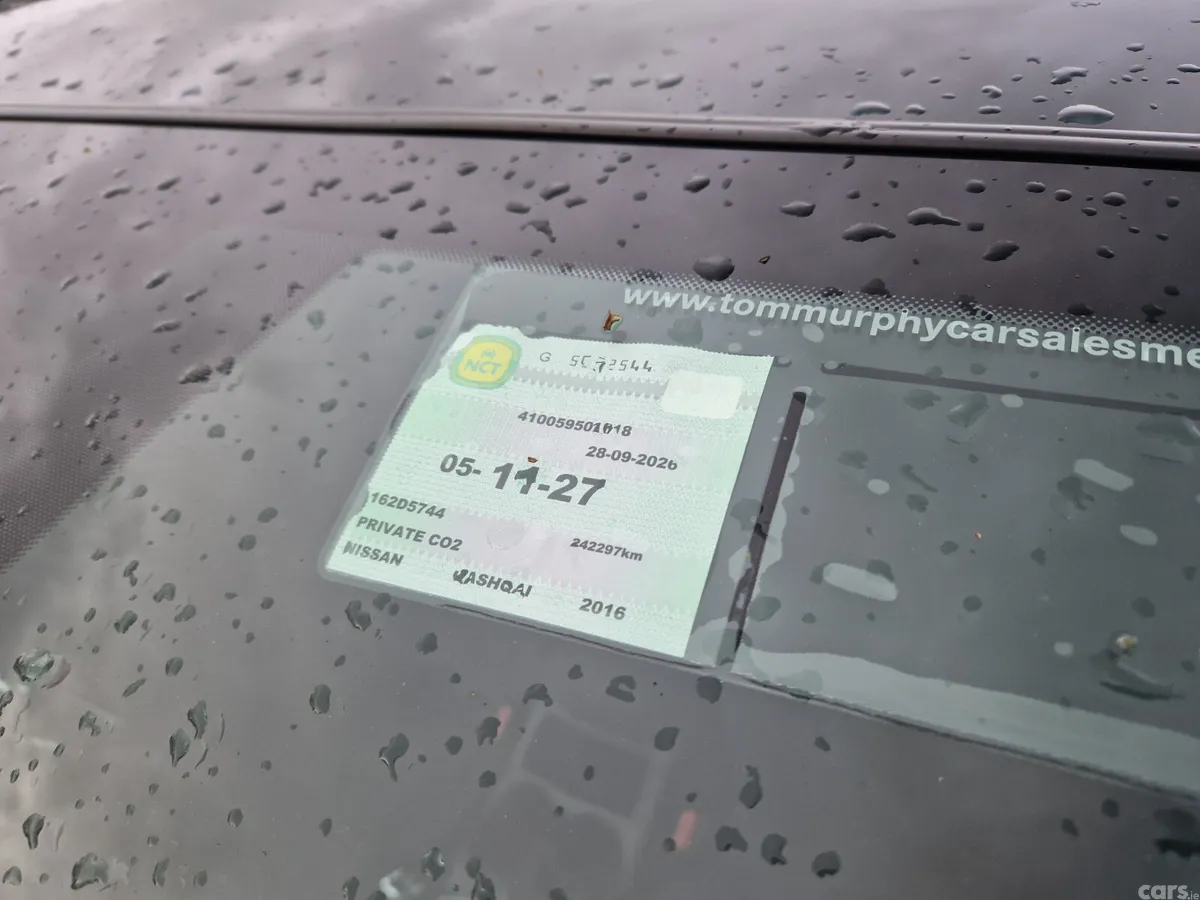 Nissan Qashqai Hatchback, Diesel, 2016, Silver