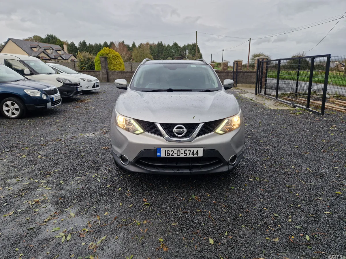 Nissan Qashqai Hatchback, Diesel, 2016, Silver