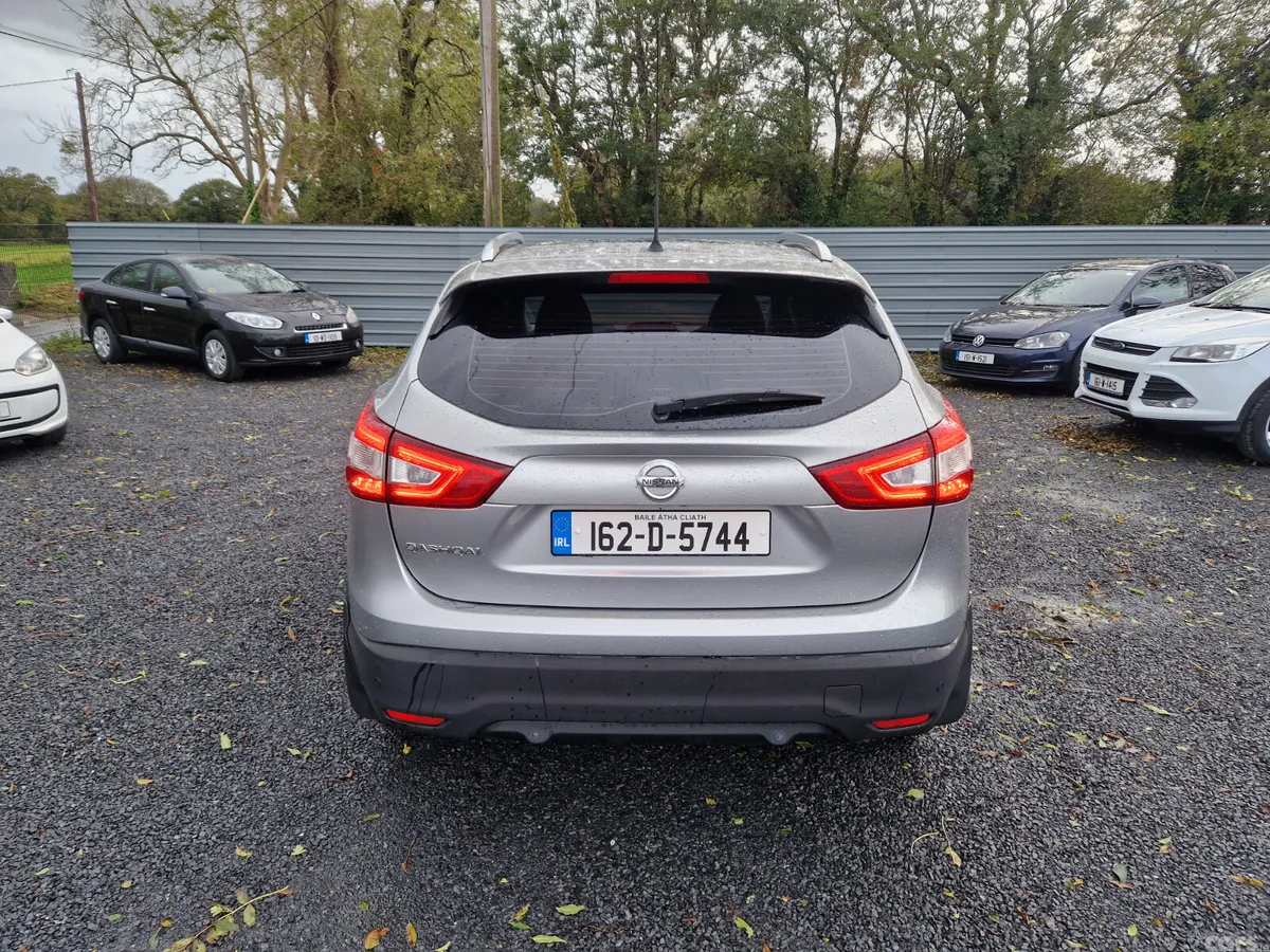 Nissan Qashqai Hatchback, Diesel, 2016, Silver