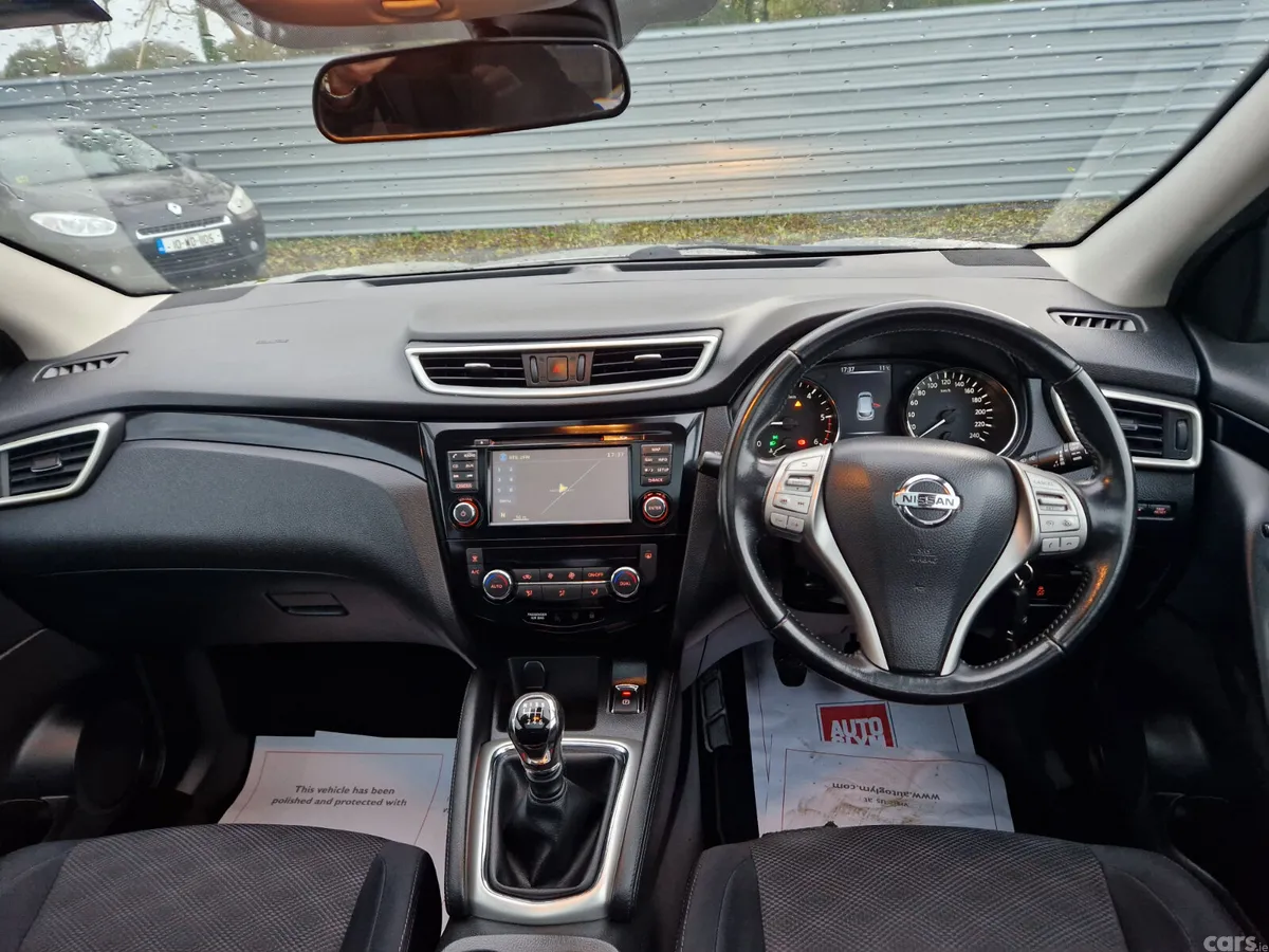Nissan Qashqai Hatchback, Diesel, 2016, Silver