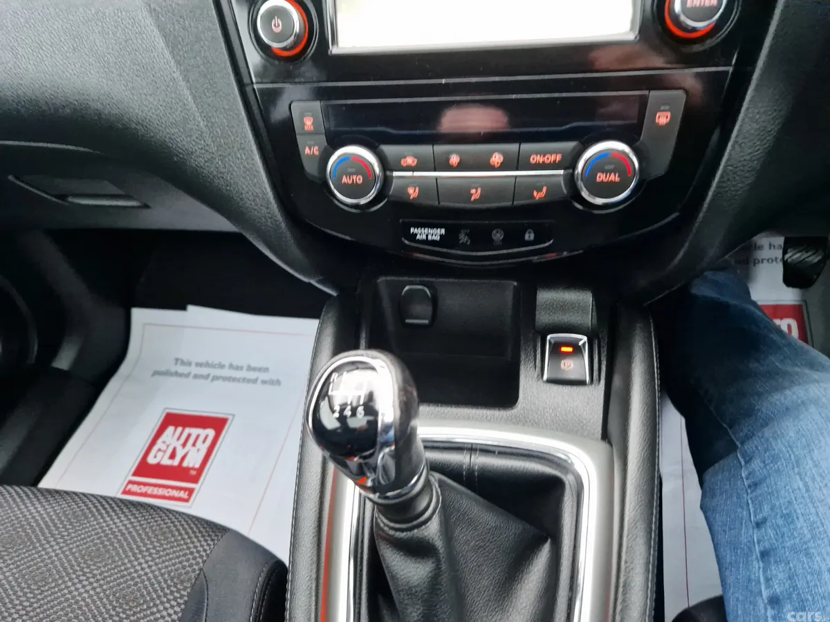 Nissan Qashqai Hatchback, Diesel, 2016, Silver