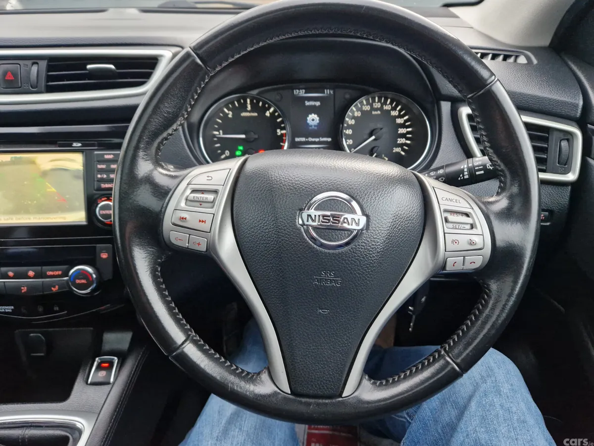 Nissan Qashqai Hatchback, Diesel, 2016, Silver