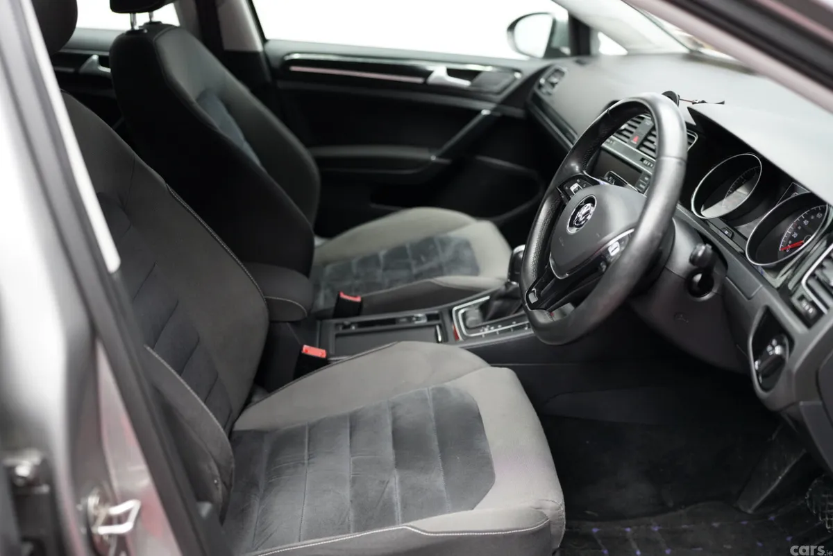 Volkswagen Golf Hatchback, Petrol, 2015, Grey