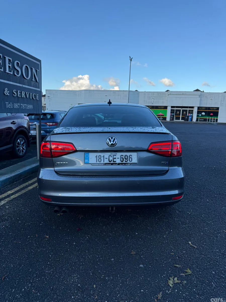 Volkswagen Jetta Saloon, Diesel, 2018, Grey
