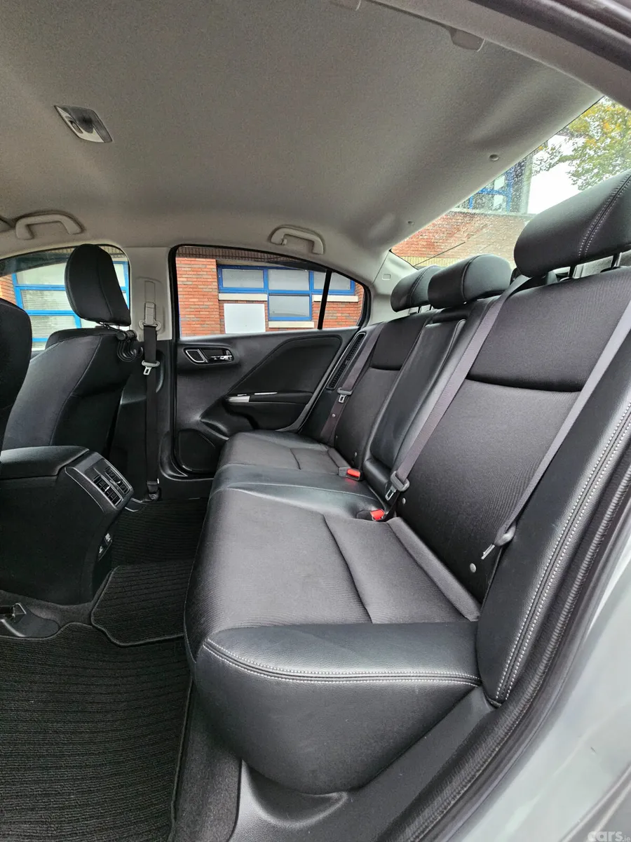 Honda Grace Saloon, Petrol Hybrid, 2015, Grey