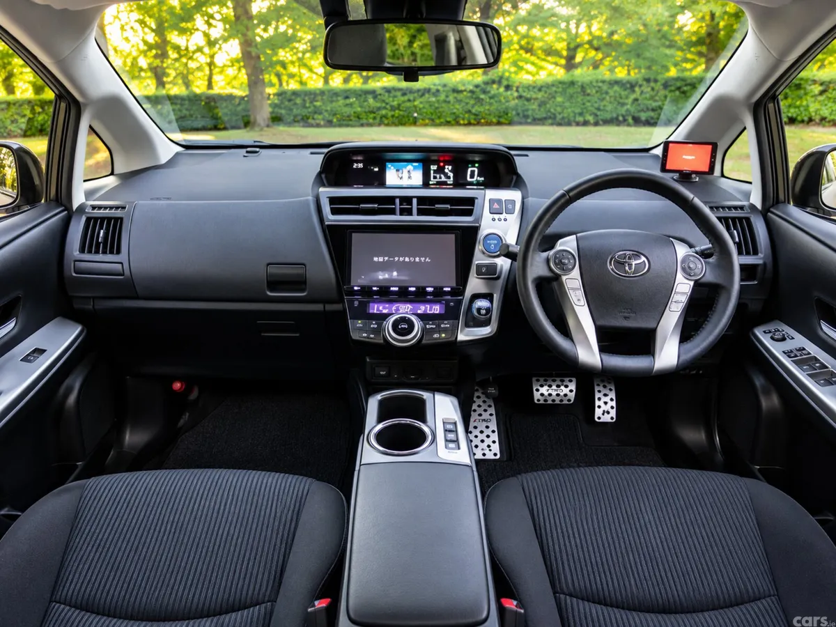 Toyota Prius MPV, Petrol Hybrid, 2019, White