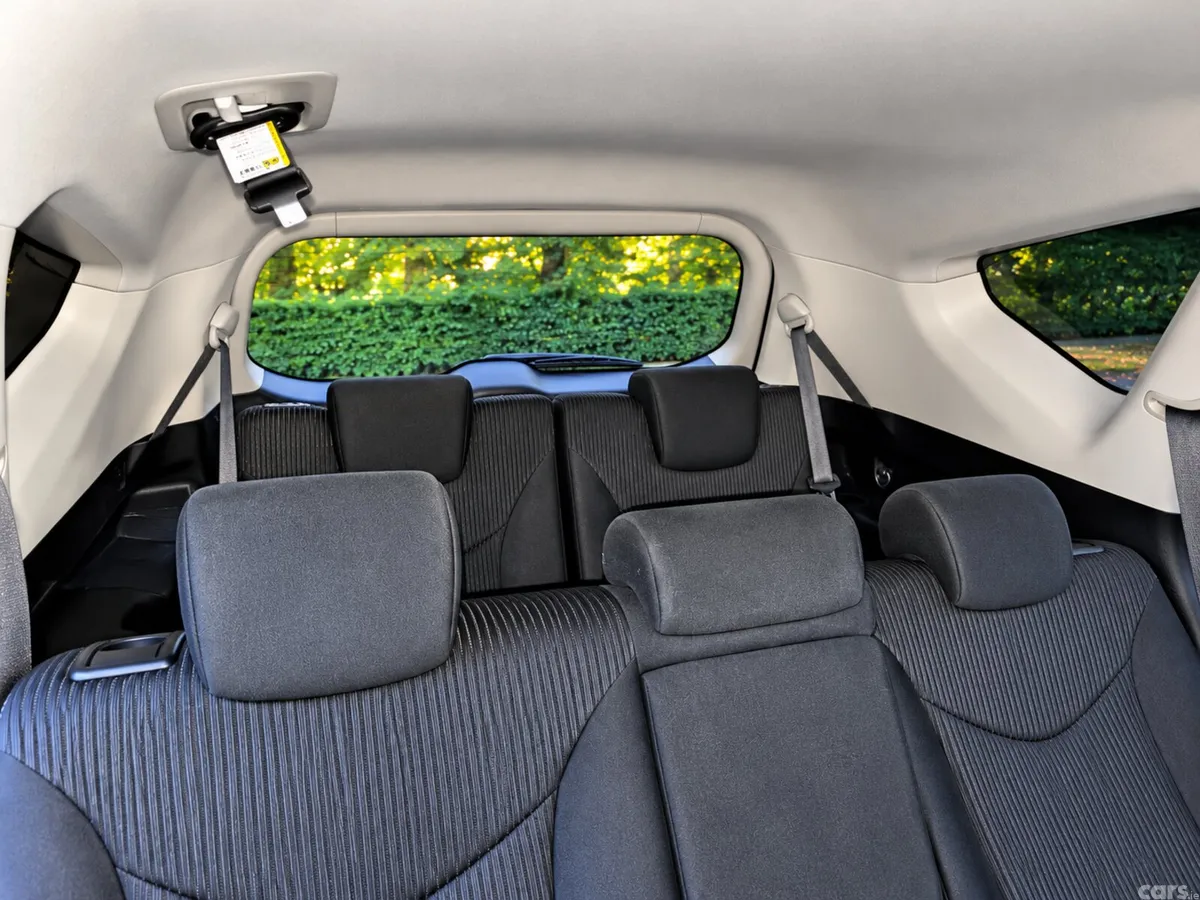 Toyota Prius MPV, Petrol Hybrid, 2019, White