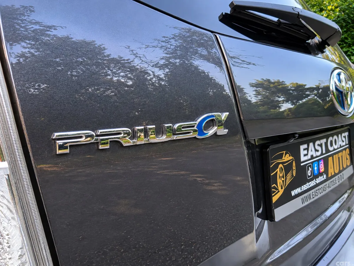 Toyota Prius MPV, Petrol Hybrid, 2019, White