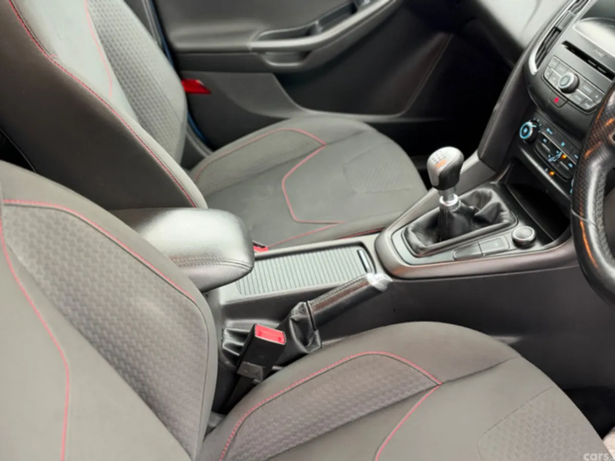 Ford Focus Hatchback, Diesel, 2017, Blue