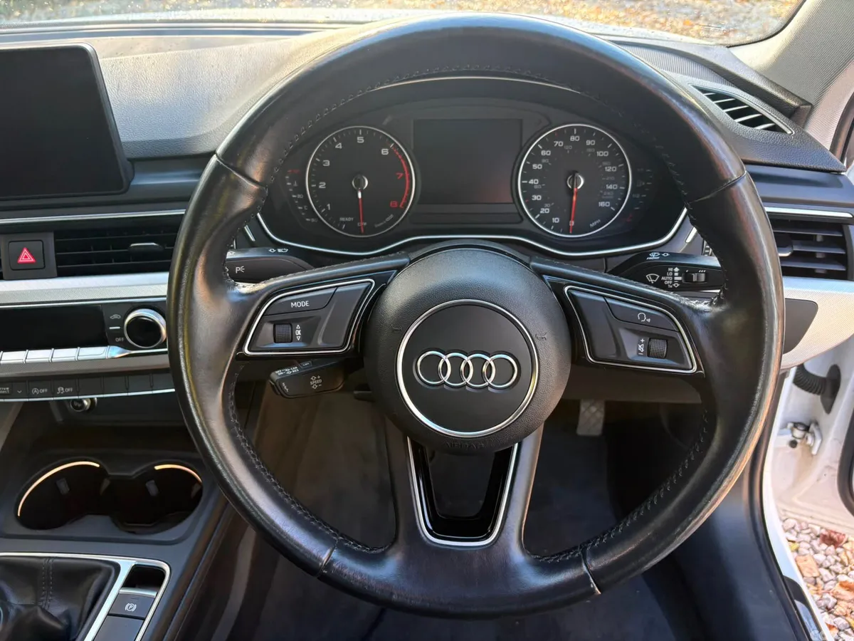 Audi A4 Saloon, Petrol, 2015, White