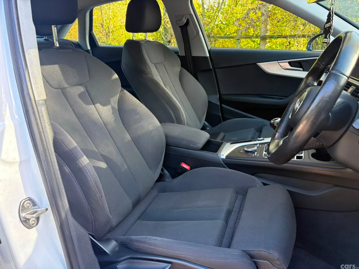 Audi A4 Saloon, Petrol, 2015, White