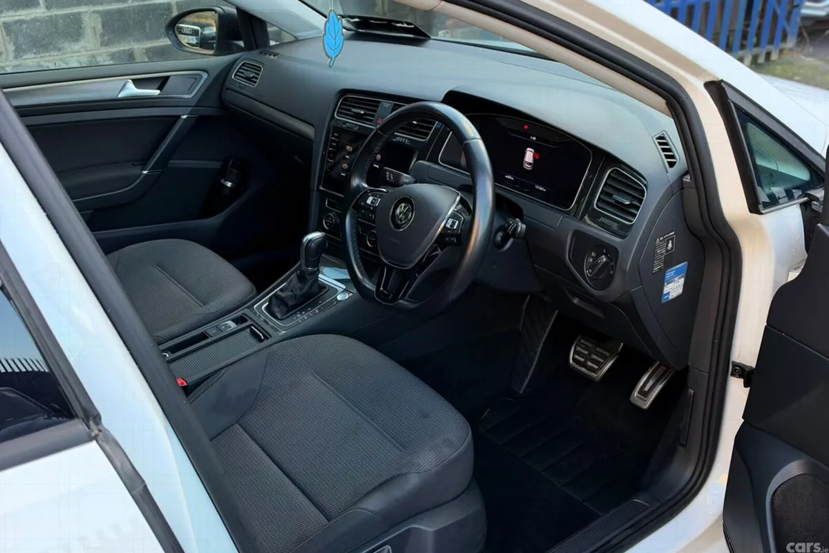 Volkswagen Golf Hatchback, Petrol, 2019, White
