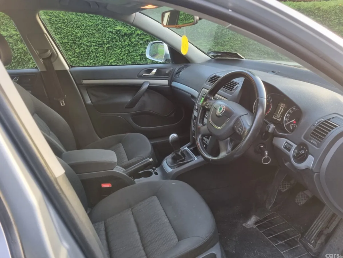 Skoda Octavia Hatchback, Diesel, 2009, Silver