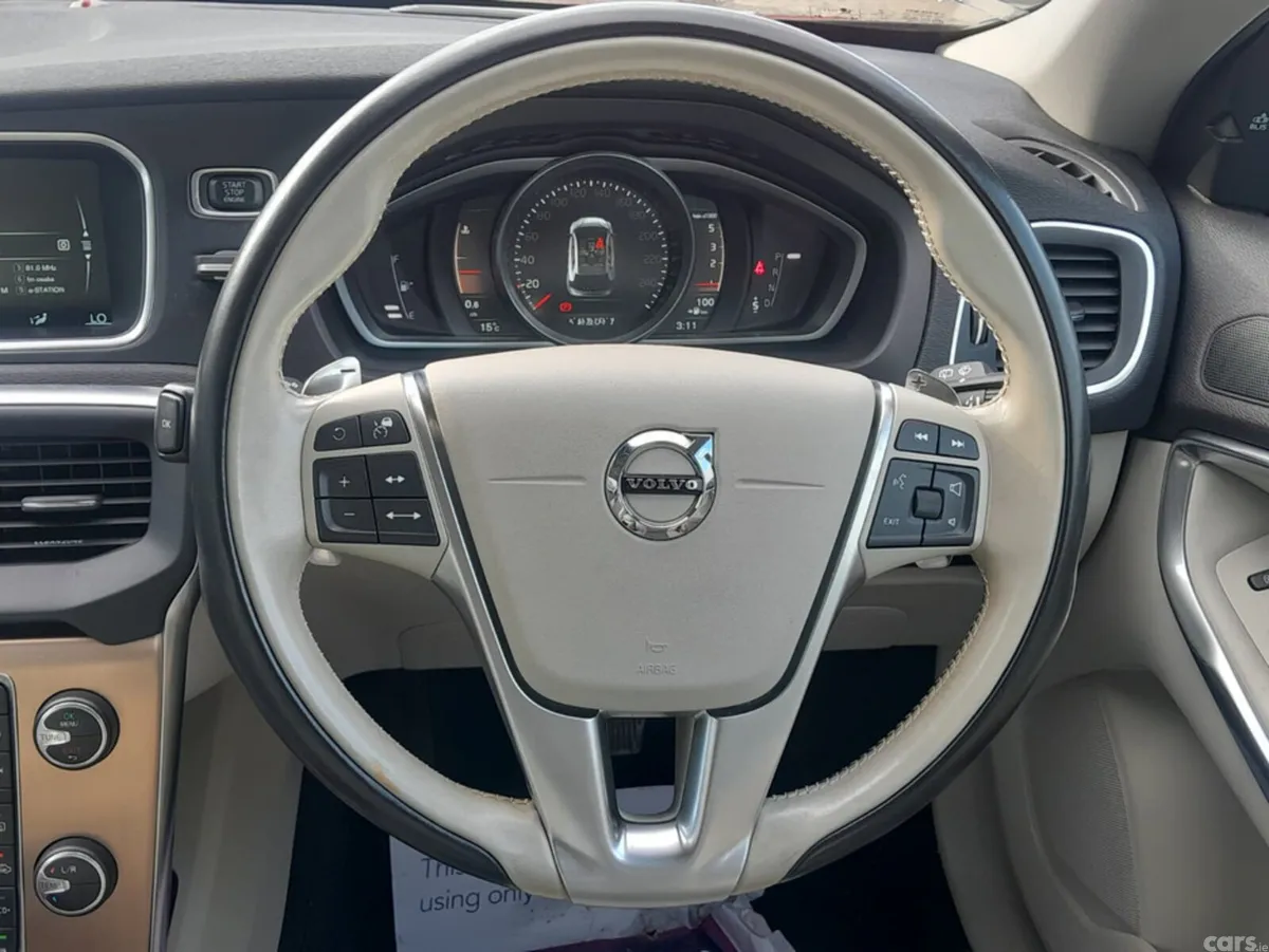 Volvo V40 Hatchback, Diesel, 2016, Brown