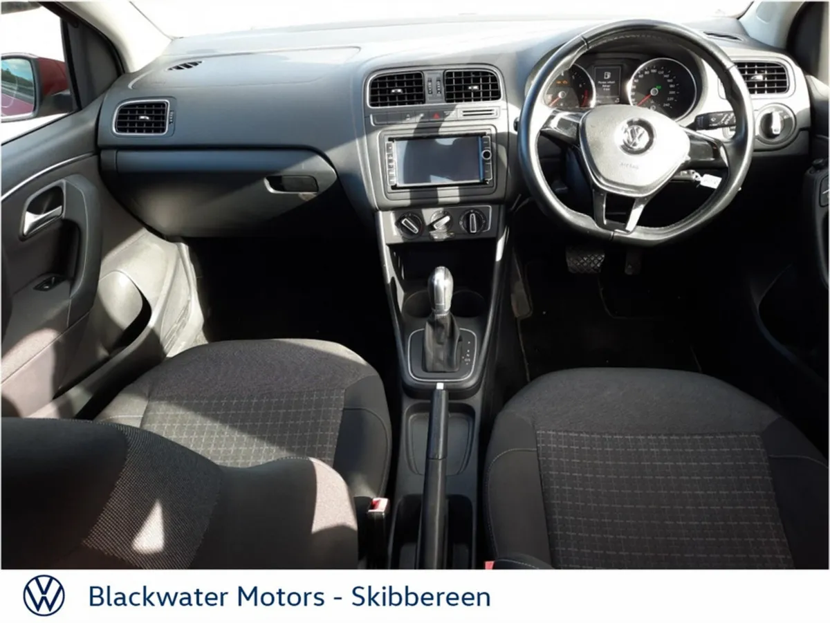 Volkswagen Polo Hatchback, Petrol, 2016, 