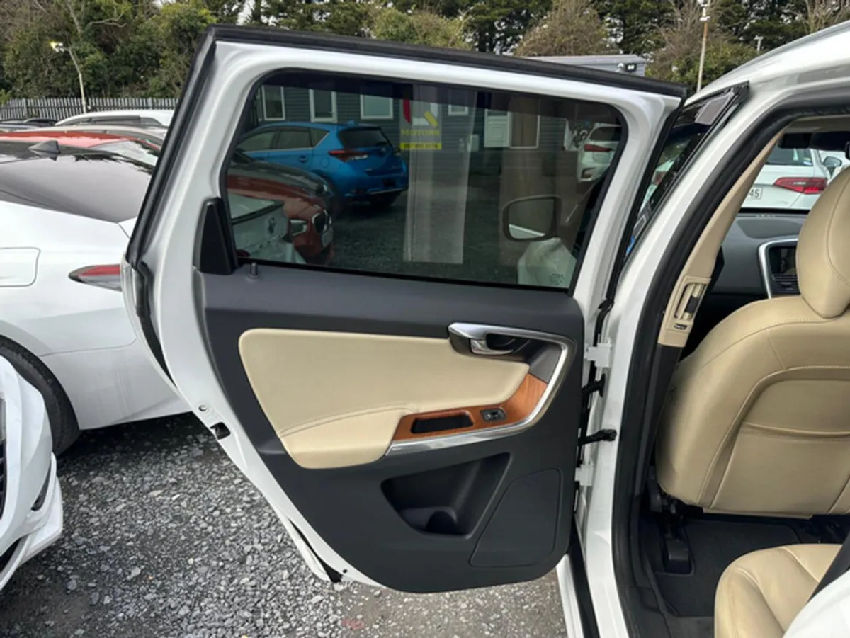 Volvo XC60 SUV, Diesel, 2017, White