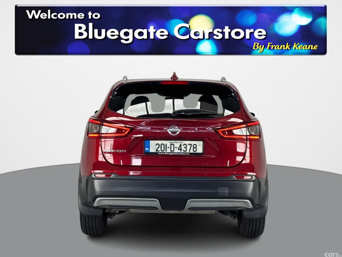 Nissan Qashqai MPV, Petrol, 2020, Red