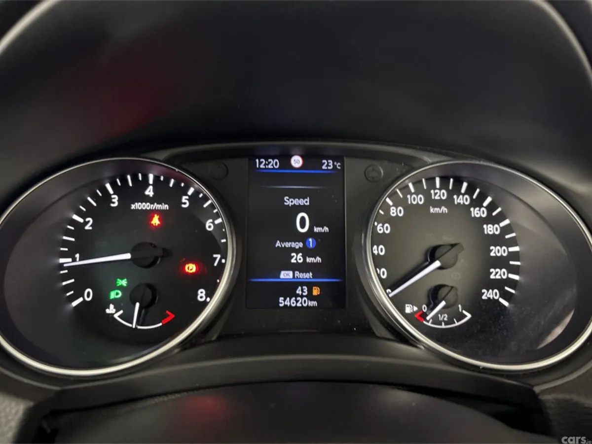 Nissan Qashqai MPV, Petrol, 2020, Red