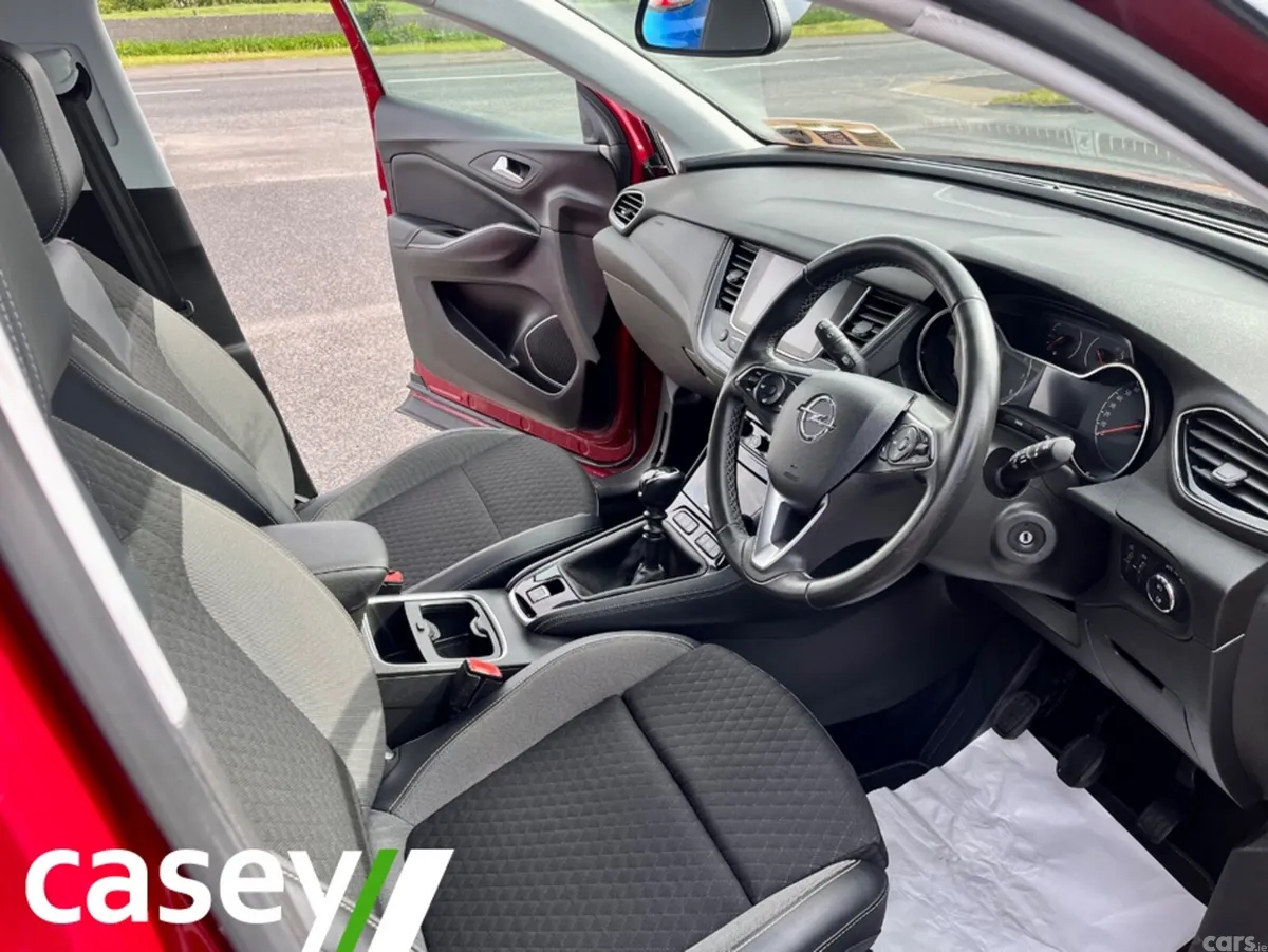 Opel Grandland X MPV, Petrol, 2021, Red
